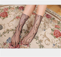 Spring and Summer Retro Lace Floral Mesh Women Socks Thin Middle Tube Transparent Sock Women Breathable Silk Ultrathin Sock New